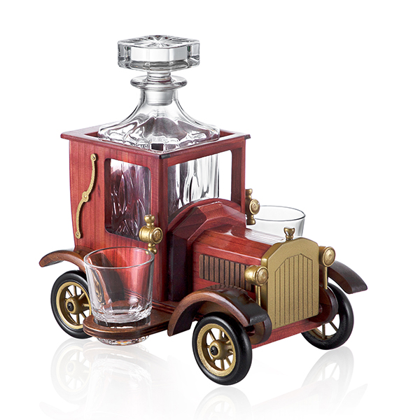 סט מתנה דיקנטר ויסקי 700cc עם שתי כוסות במעמד מכונית עץ עתיקה - תמונה 3
