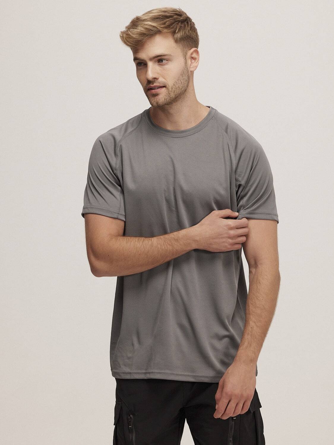 חולצת דרייפיט גבר צווארון עגול שרוול קצר