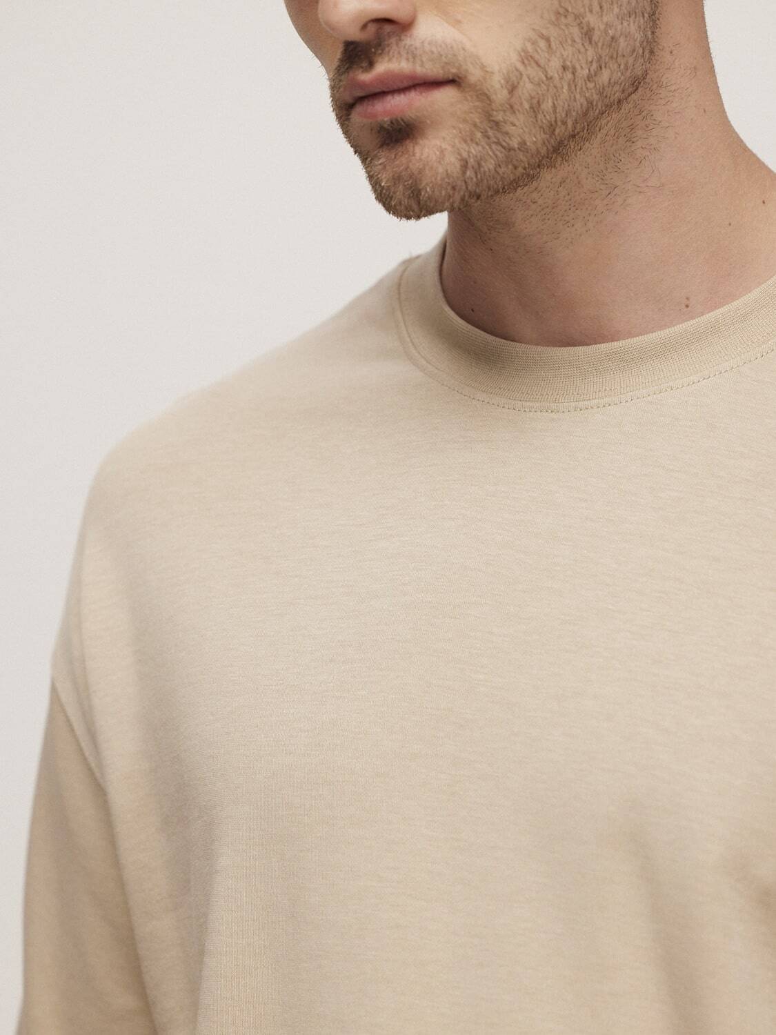 חולצת אוברסייז דגם לוק גבר צווארון עגול שרוול קצר - תמונה 3