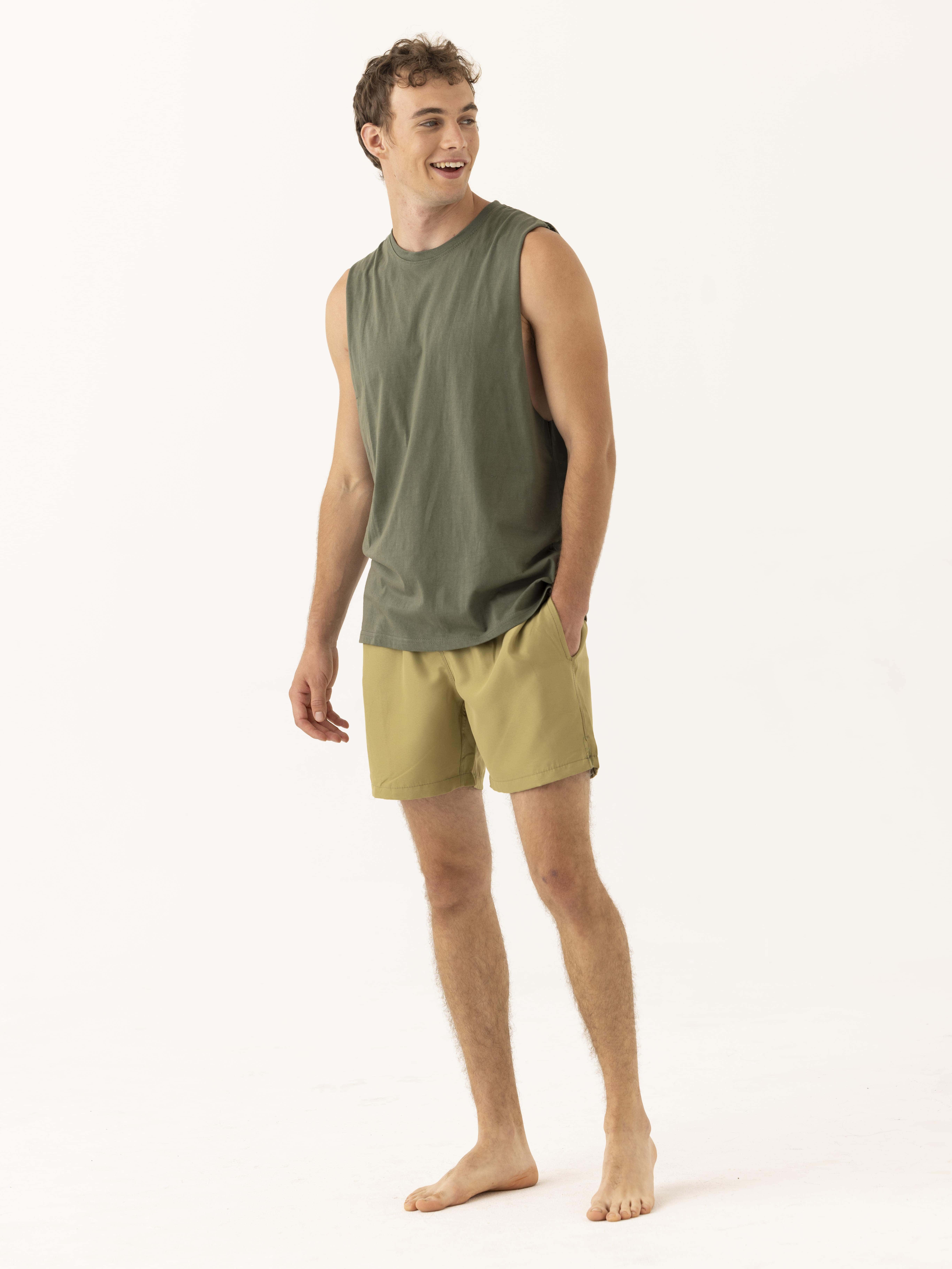 גופייה גזורה גבר