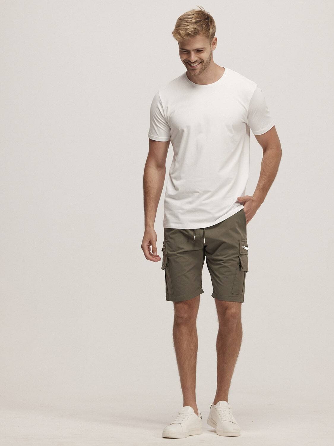 חולצת לייקרה גבר צווארון עגול שרוול קצר