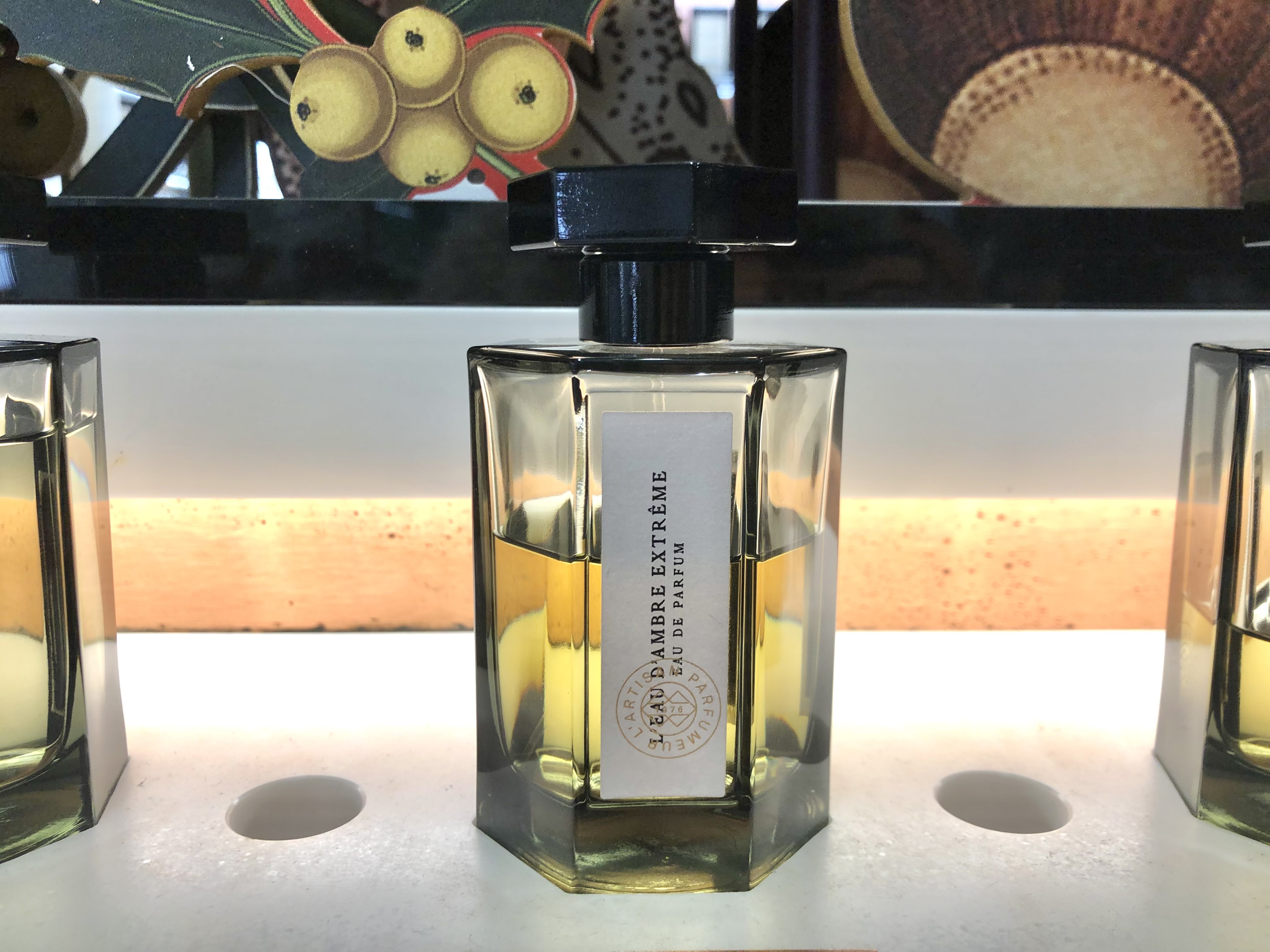 究極のアンバー、落ち着く寺院の香り「L’Eau D’Amre Extreme(アンバー エクストリーム)」/『L’ARTISAN PARFUMEUR(ラルチザン パフューマー)』