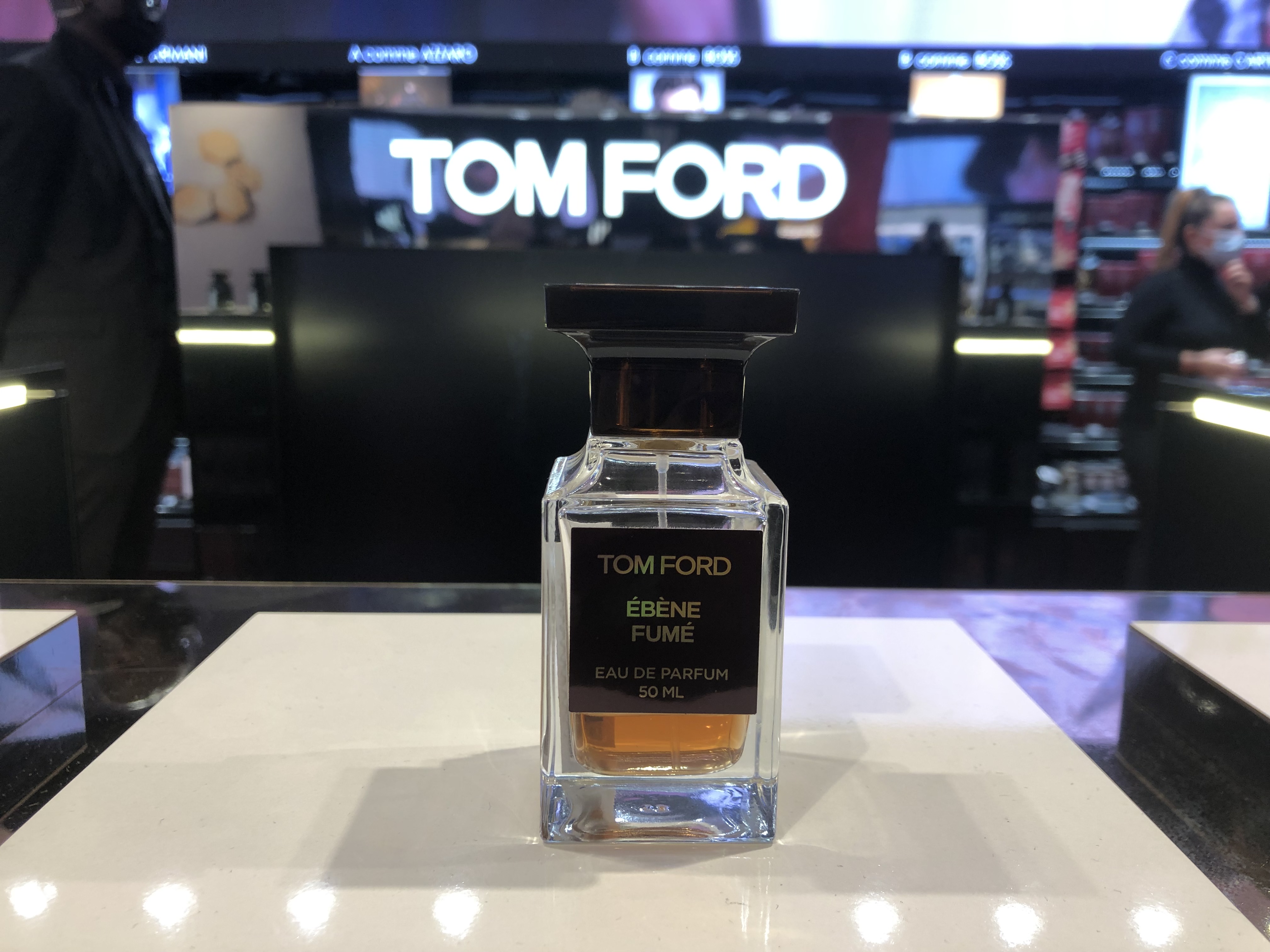 パロサント香る、浄化の香り「EBENE FUME(エべーヌ フュメ)」/『TOM FORD(トム フォード)』