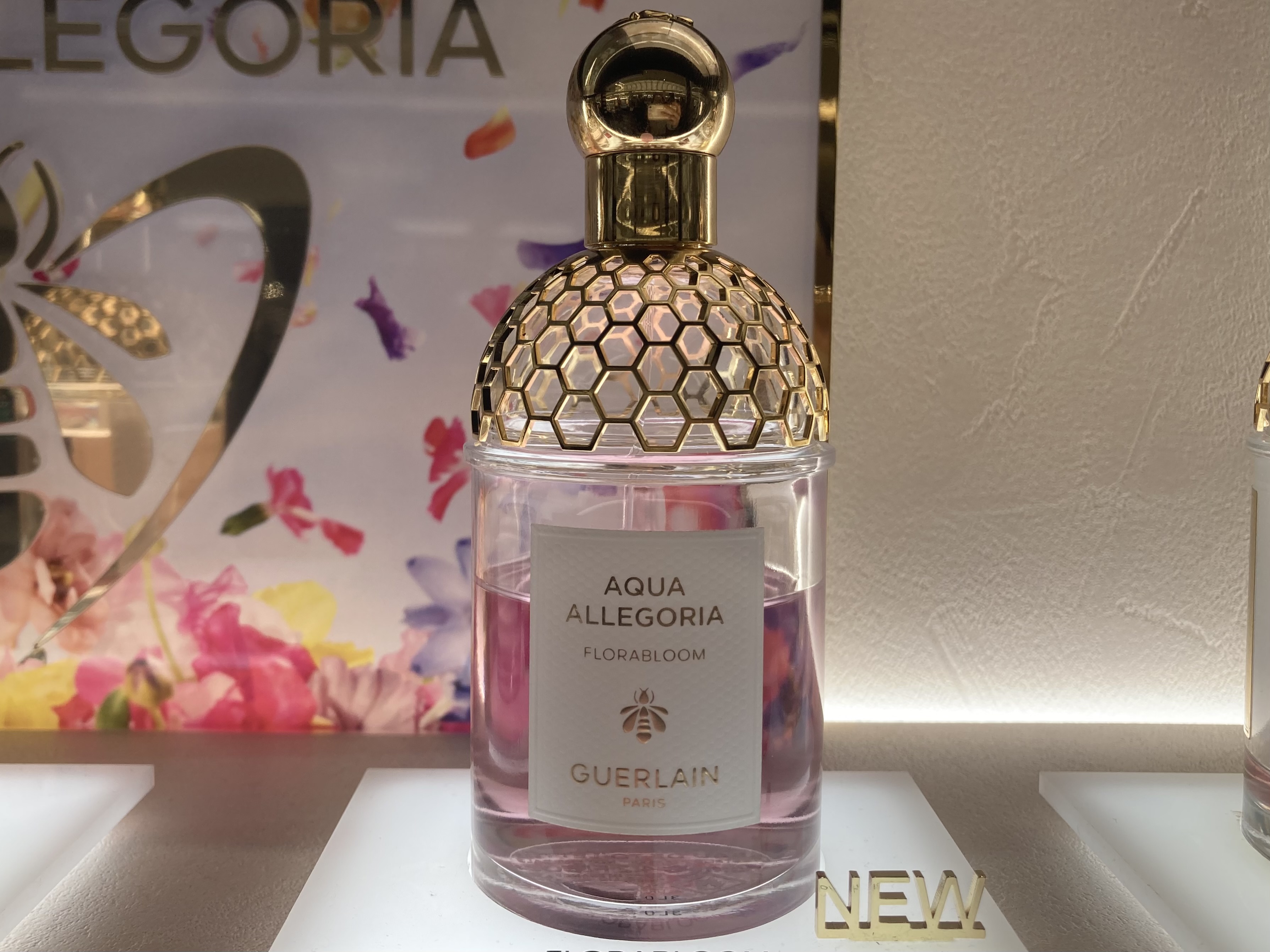 伝説の自然現象“スーパーブルーム”に着想を得た香り「フローラブルーム(FLORA BLOOM)」/『ゲラン(GUERLAIN)』