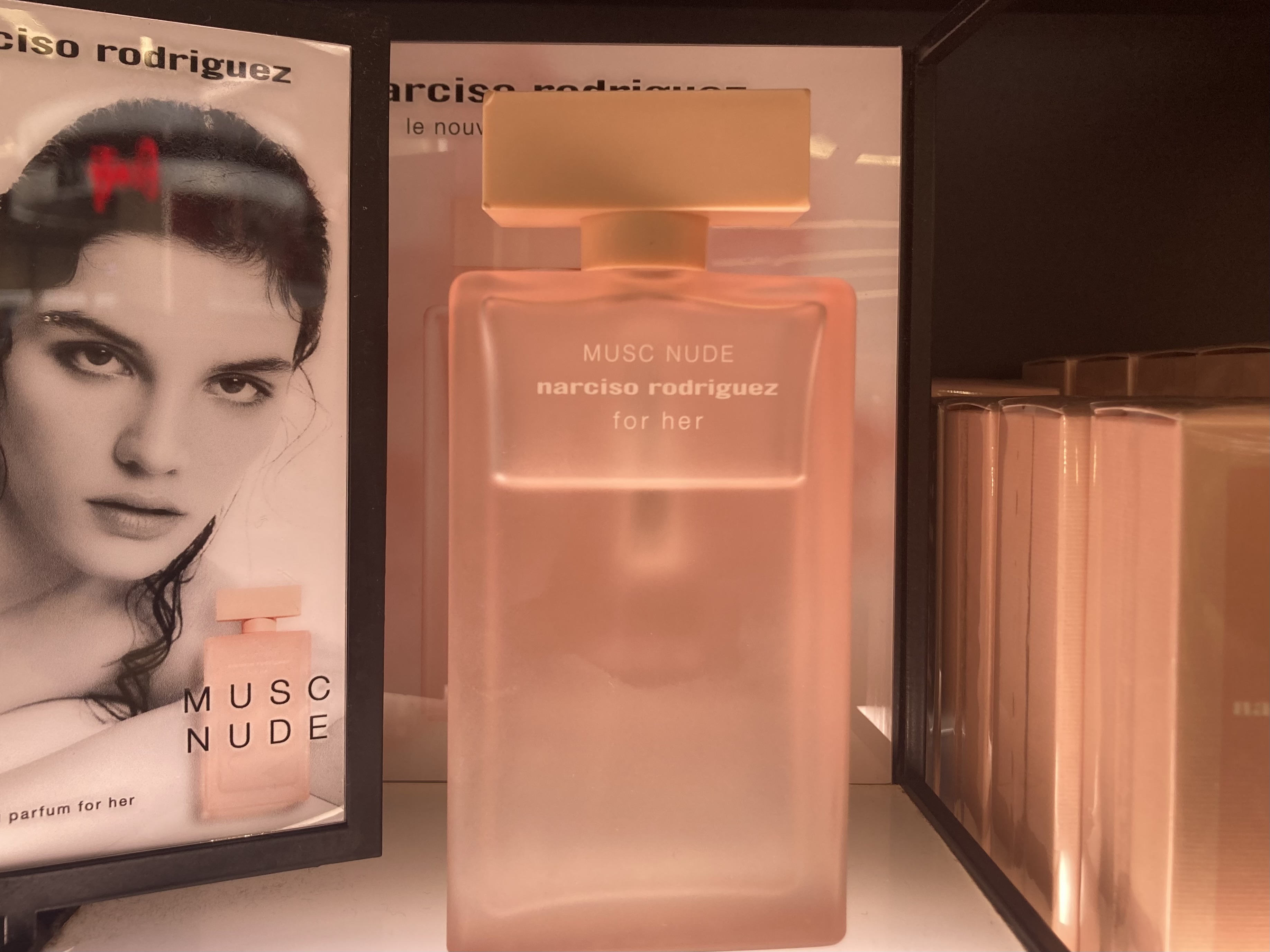 第二の肌として香る、ヌーディーで温かいノート「フォー ハー ムスク ヌード(For Her Musk Nude)」/『ナルシソ ロドリゲス(Narciso Rodriguez)』