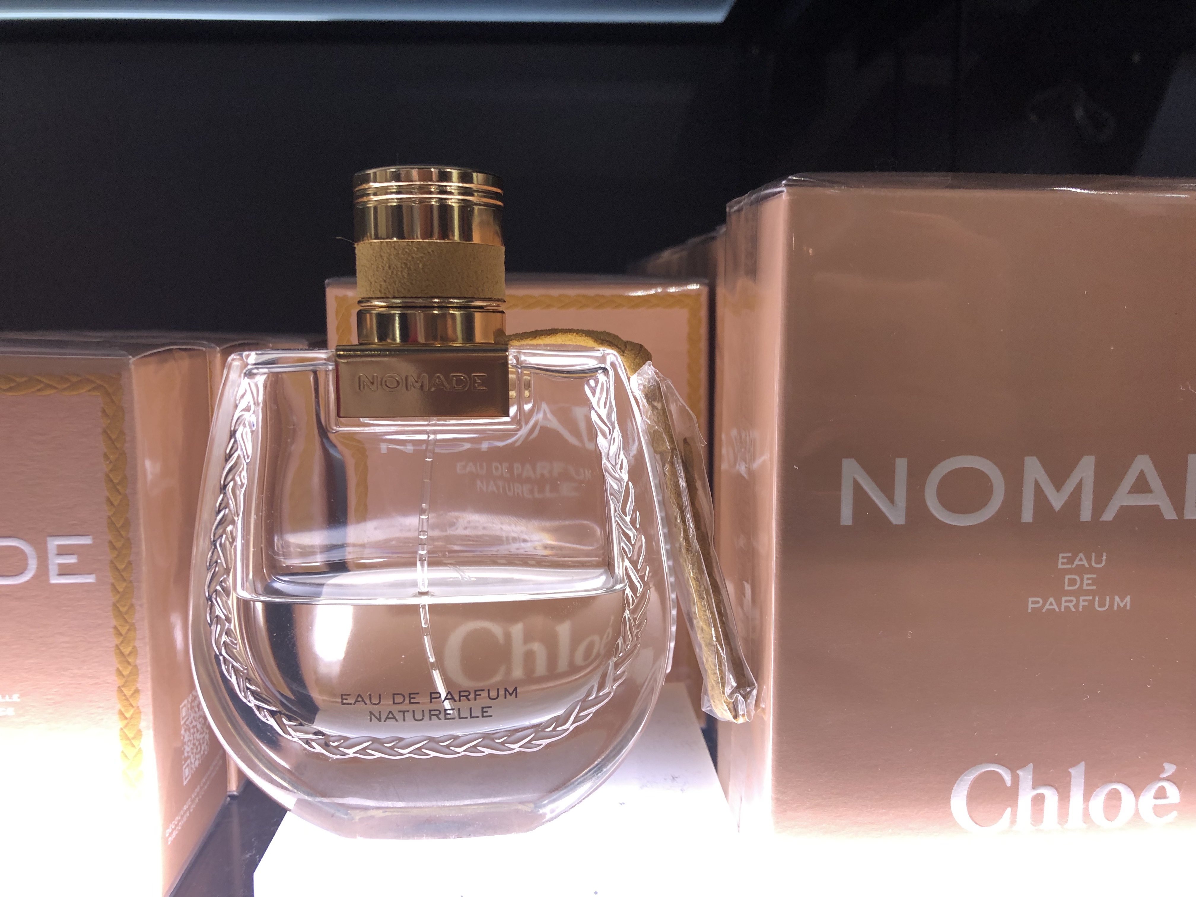 デーツ×ジャスミン、クロエ初のグルマンノートが誕生!「NOMADE EAU DE PARFUM NATURELLE」/『CHLOE(クロエ)』