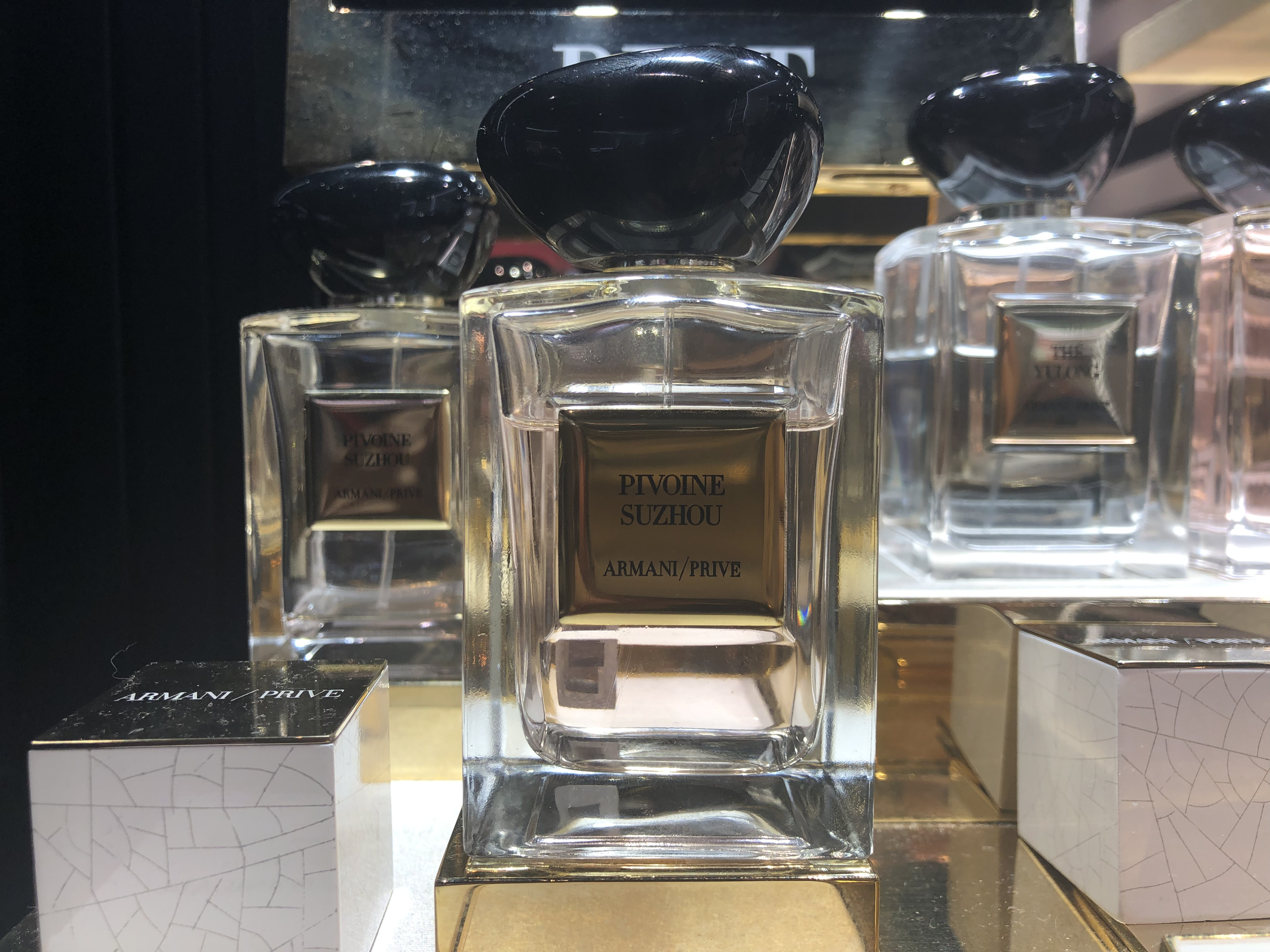 中国の美しい庭園をイメージした「PIVOINE SUZHOU(ピヴォワンヌ・スジョ)」/『GIORGIO ARMANI(ジョルジオ・アルマーニ)』