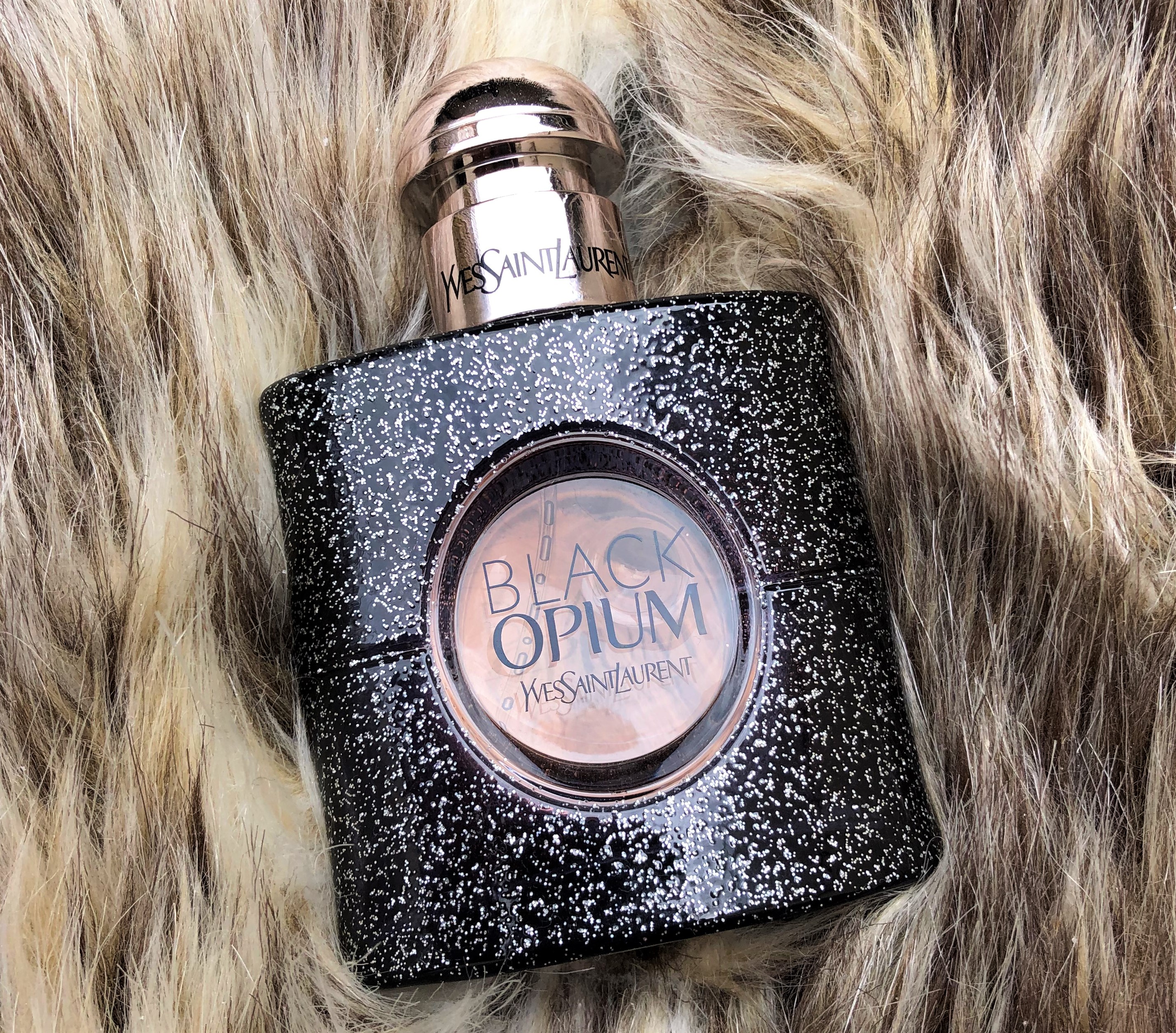 甘く、スタイリッシュなカフェの香り『Yves Saint-Laurent(イヴ・サンローラン)』「BLACK OPIUM(ブラック・オピウム)」