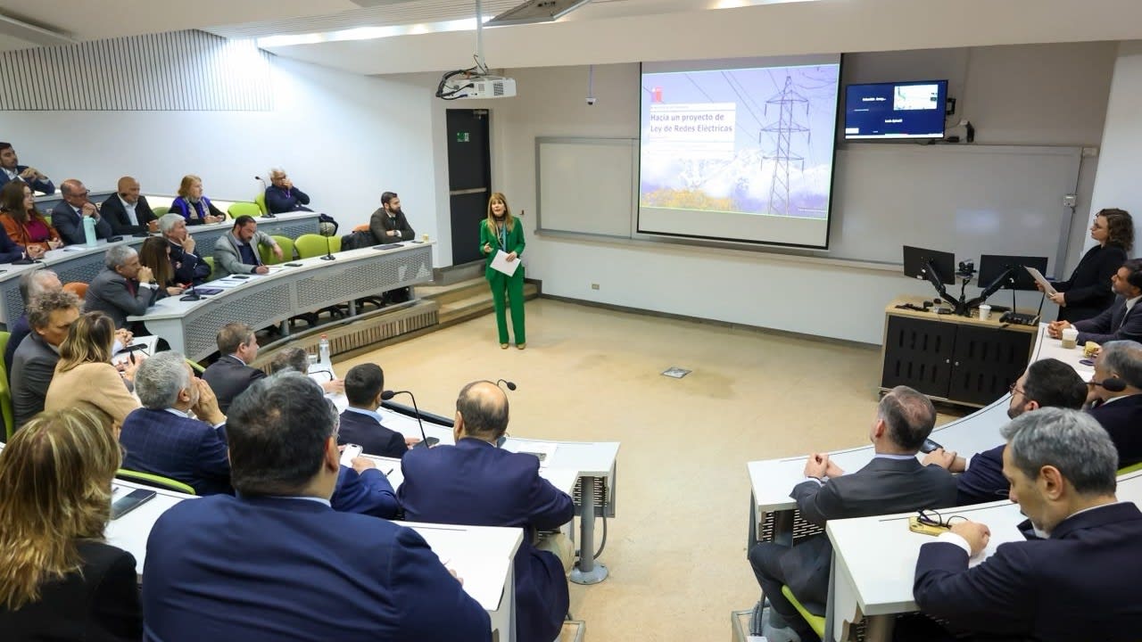 Chile da inicio a la reforma de sus redes eléctricas con una nueva ley prevista para 2027