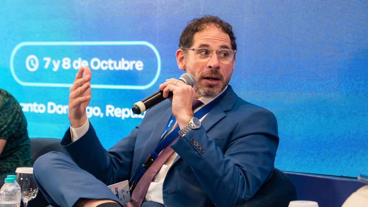 Paraguay quiere replicar el RenovAr argentino y está "próximo a lanzar" el pliego de su primera licitación solar de 140 MW