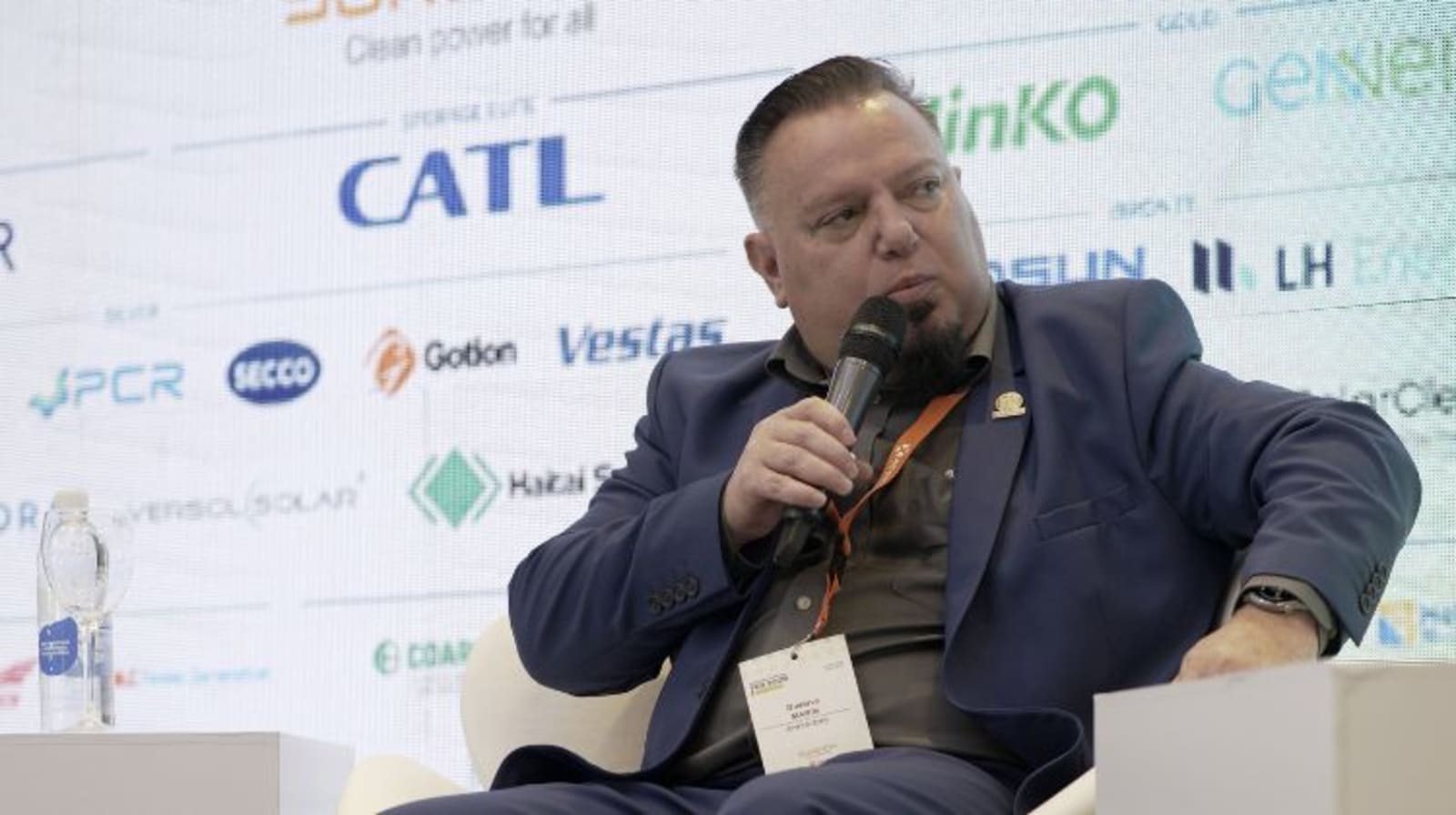 APsystems: O armazenamento de baterias na geração distribuída agora é uma necessidade.