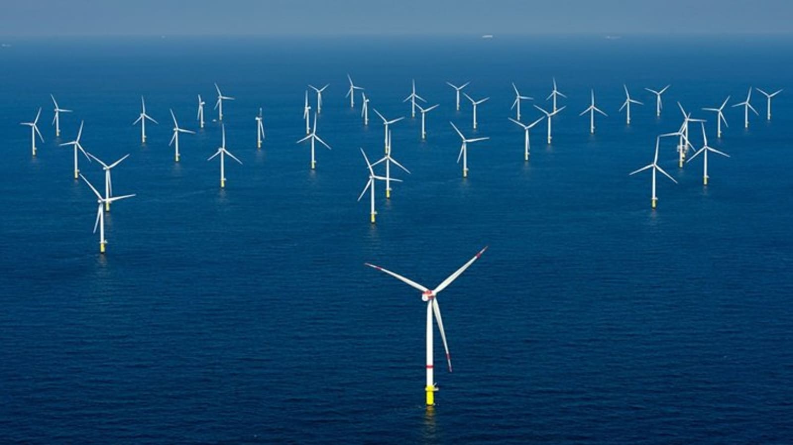 España abre la primera subasta de diseño de energía eólica marina mientras 20 GW de proyectos esperan aprobación.