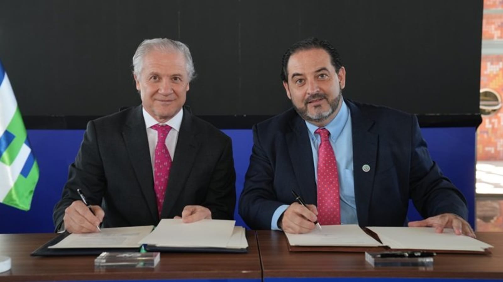 CAF y OLADE firman convenio para impulsar la integración energética en Sudamérica