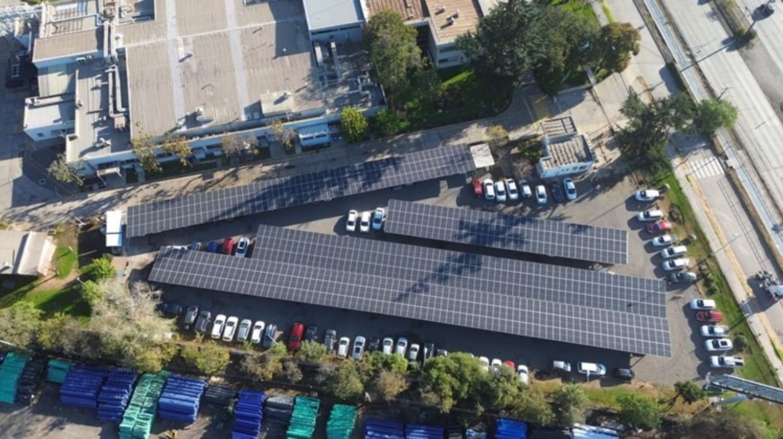 Más financiamiento en Chile: una empresa firmó una nueva línea con Santander para construir parques solares