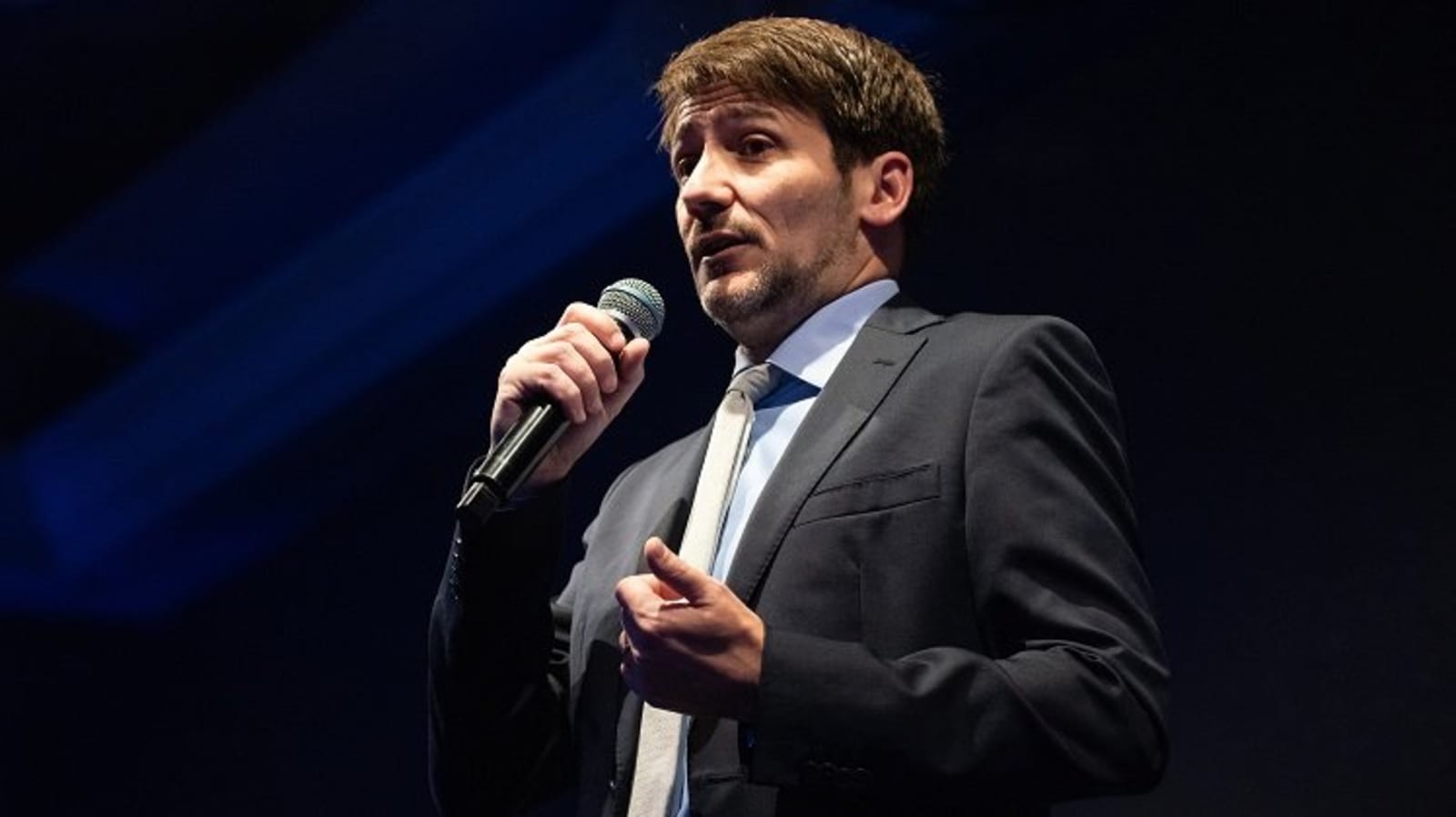 Pardow solicitó a Tribunal que se pronuncie sobre la baja de límite de potencia para optar al mercado libre