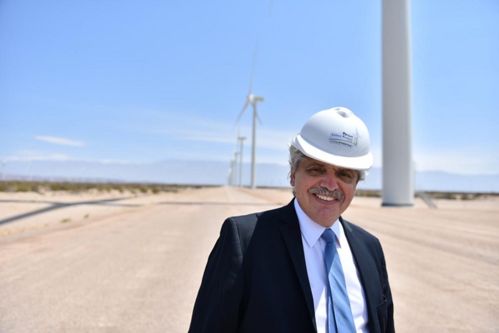 El presidente Alberto Fernández aspira ser "el primer abanderado" de la energía renovable en Argentina
