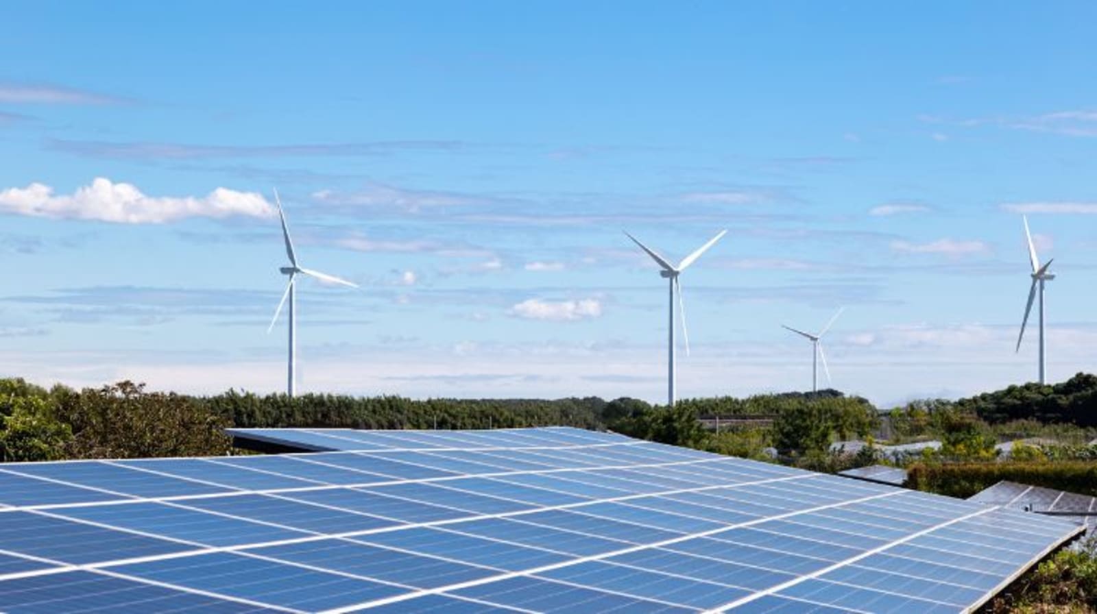 Colombia alcanza los 4,2 GW en energías renovables, pero se enfrenta a un déficit de suministro de 6 GW para 2027.