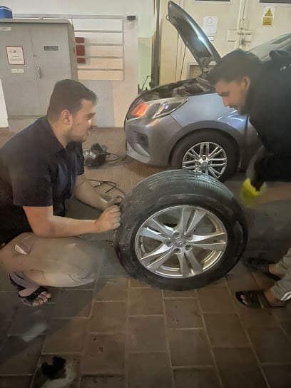 Car repair maintenance — photo 1 of 2