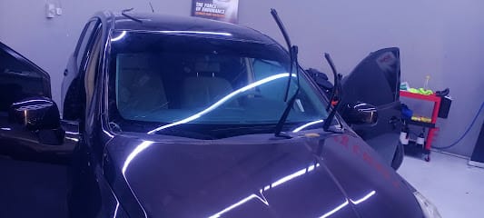 Car glass sell and fixing — photo 1 of 4