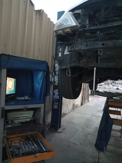 Istanbul automobile chasis repair workshop — photo 1 of 4