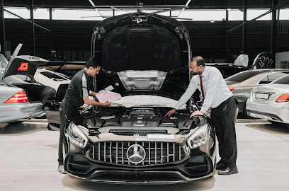 Al Maraghi Mercedes Service Center — photo 1 of 6