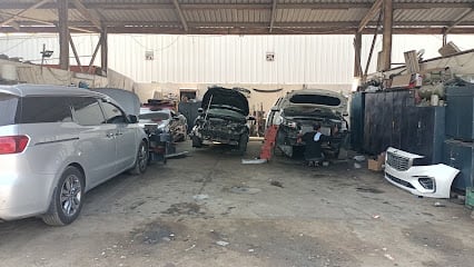 Butt Garage — photo 1 of 3