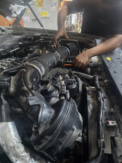 AL WAHDA AUTO ELECTRICAL&A/C REP ورشه الوحده کهربا مكانيك — photo 1 of 6