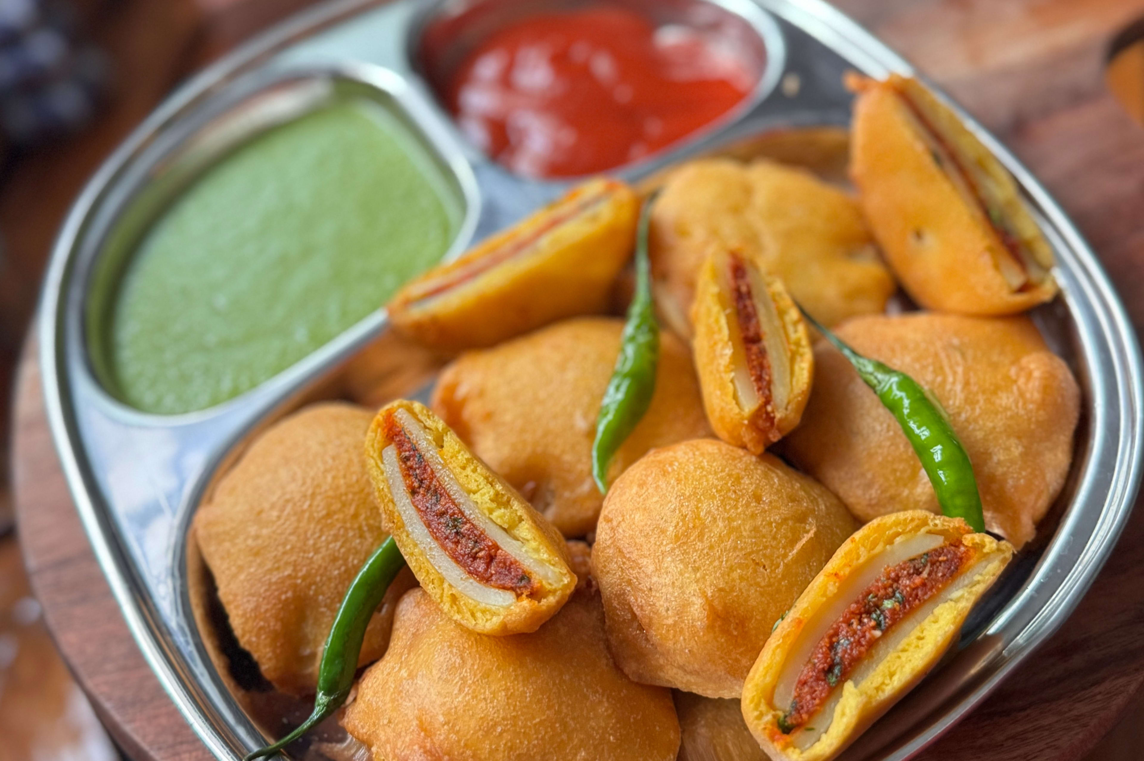 Crispy Dabada Bhajiya