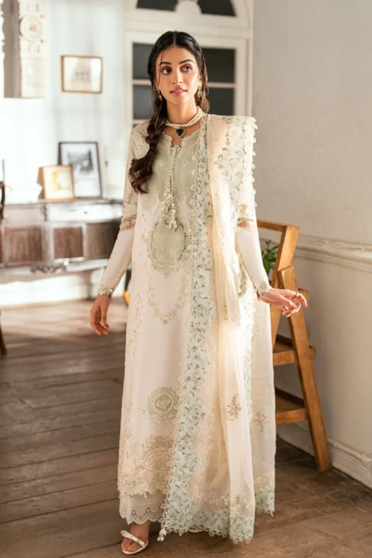 Qalamkar Luxury Lawn 3