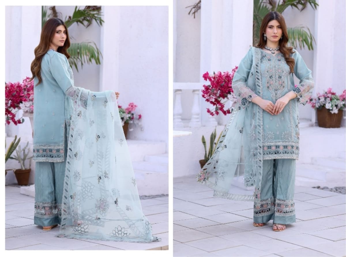BINT-E-NOOR Zeemal