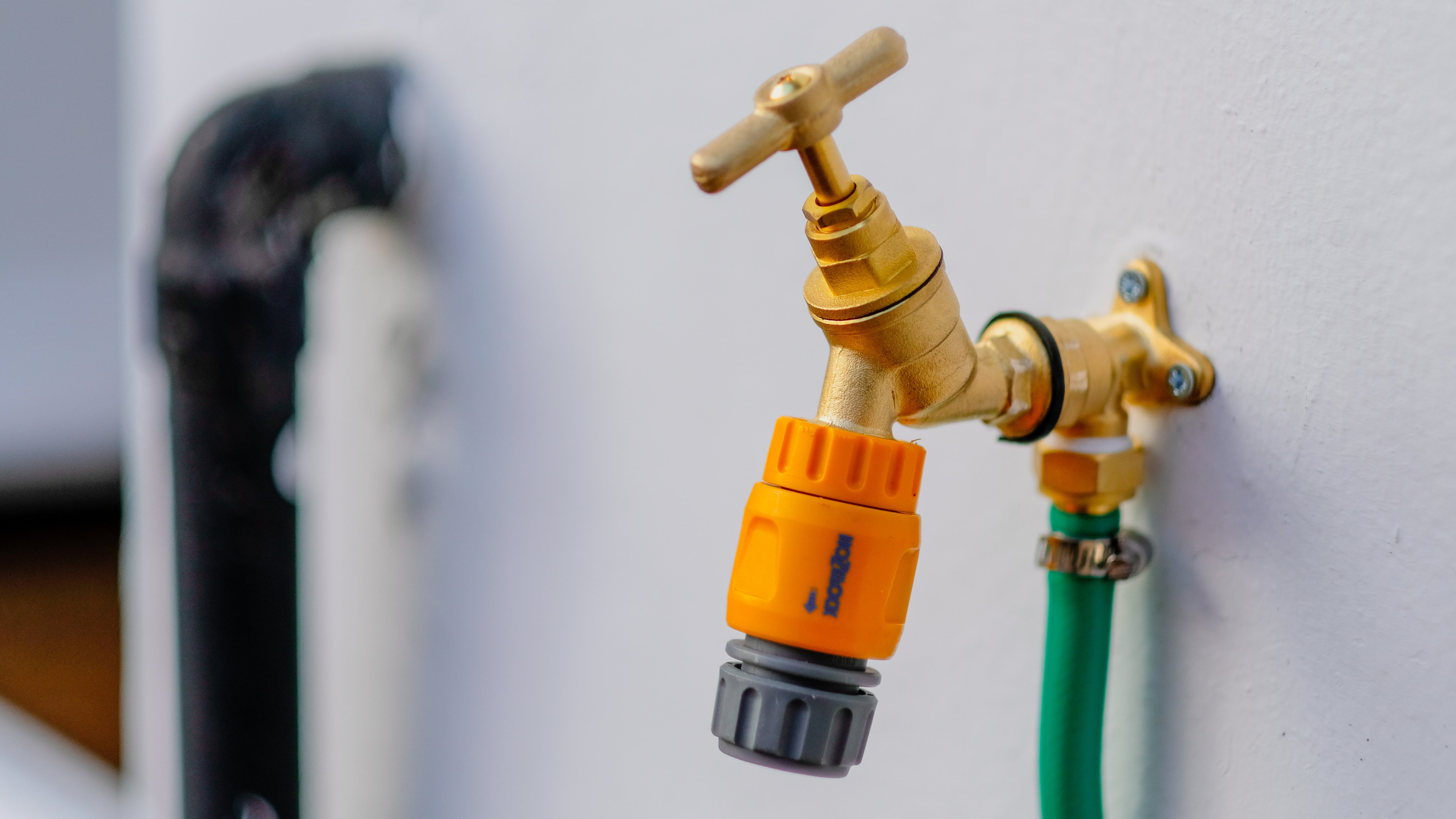 Photograph of a tap, not running. Taken by Harry Grout, free to use from unsplash.com: https://unsplash.com/photos/-BxiBbWR7rA
