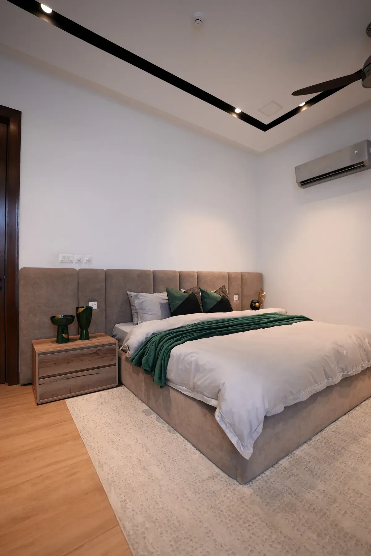 Serenade Panel Bed