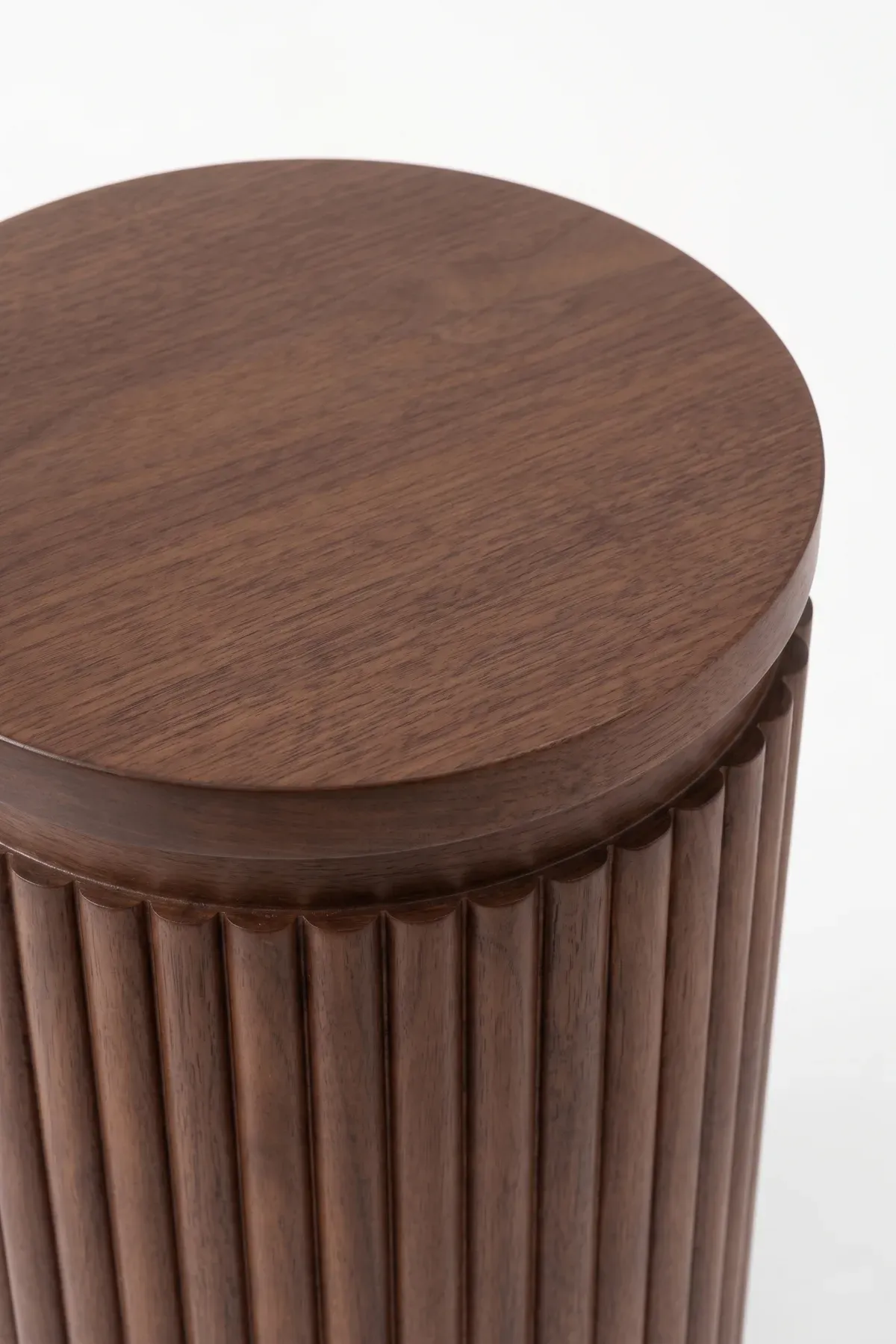 The Essence Corner Table
