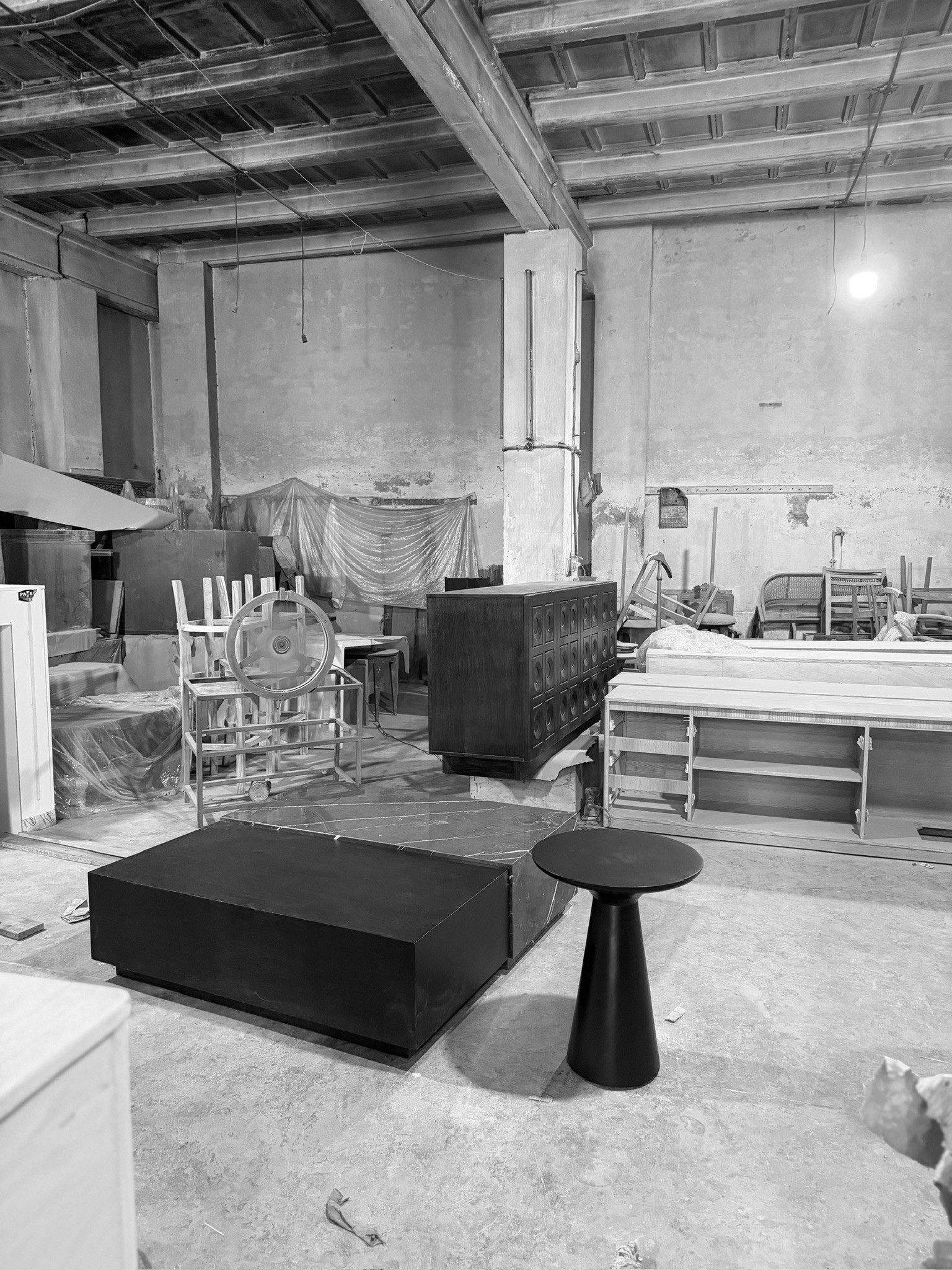 Showroom view 4
