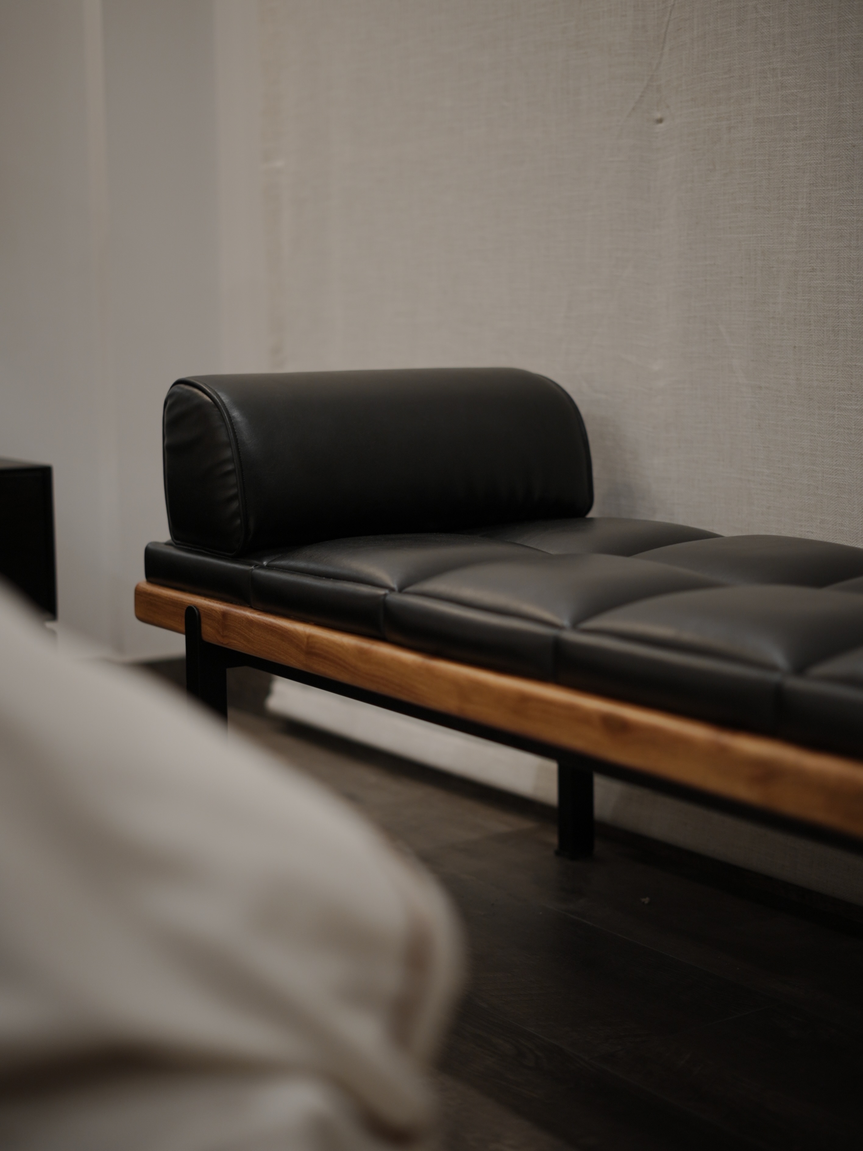 PAVILION CHAISE
