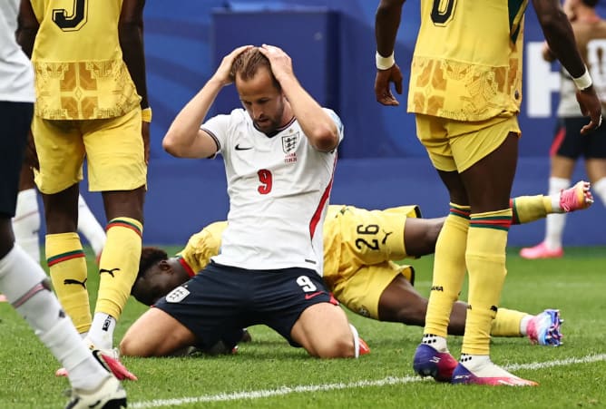 Ghana hold England 0-0 as Croatia edge Panama in Group L