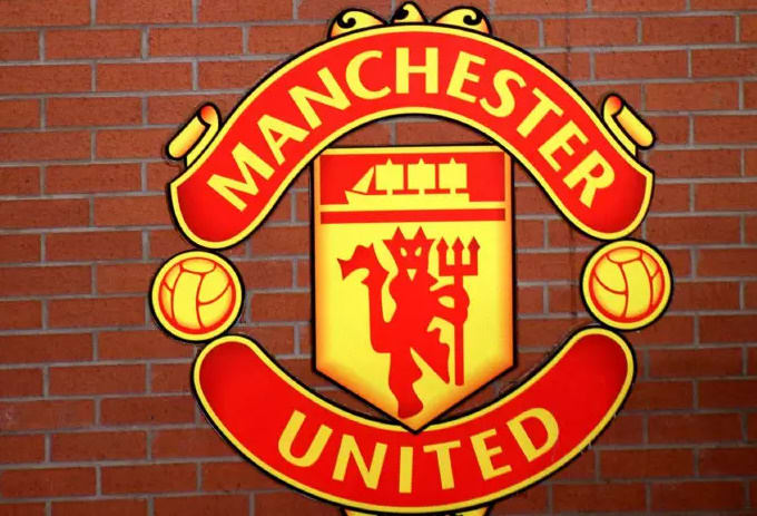 Man United players quit as £700k wage cut sparks fresh rebuild