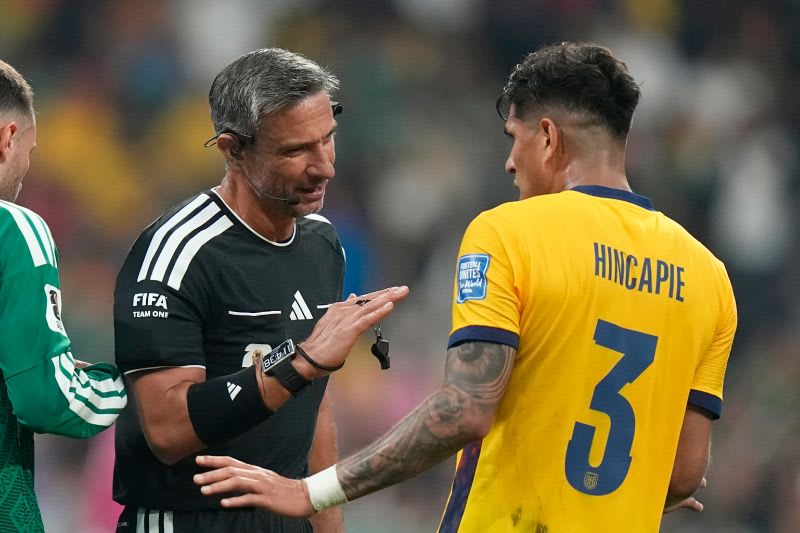 Piero Hincapie red card World Cup drama as Ecuador lose 2-0 to Mexico