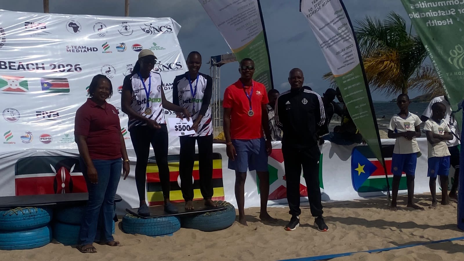 Kenyan ladies receiving their medala