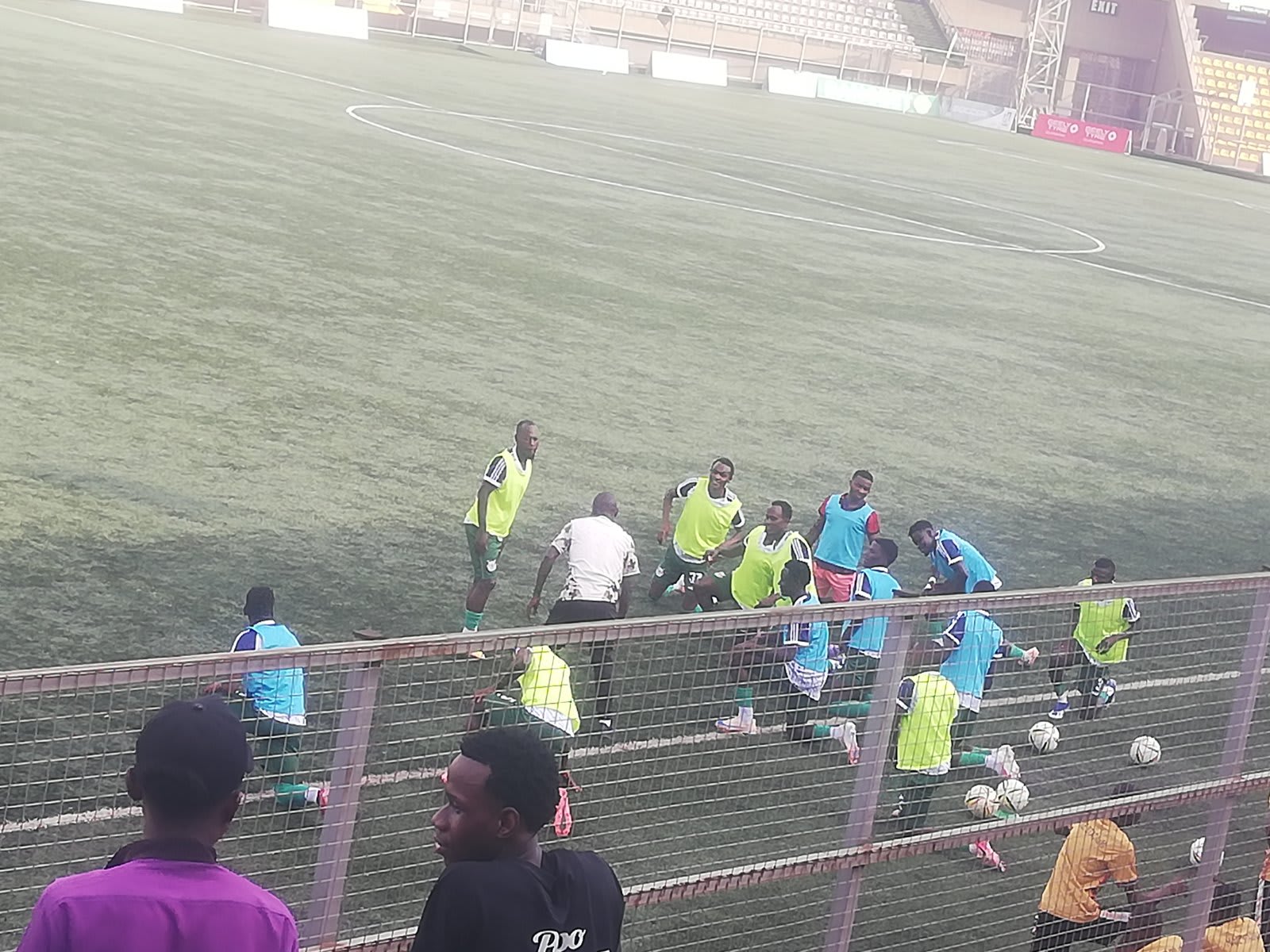 Updf fc players warm up
