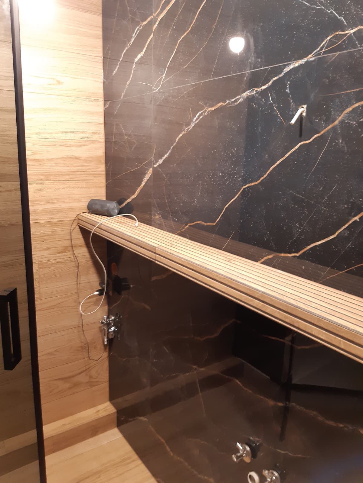 Efekt końcowy — nowoczesna łazienka w zabytkowej kamienicy