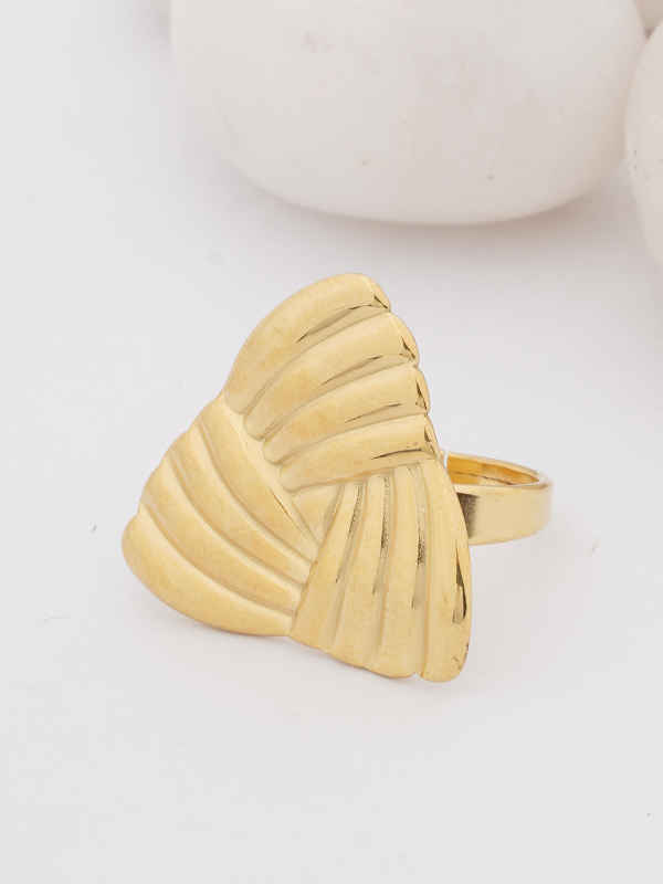 Sculptural Gold Ribbed Ring