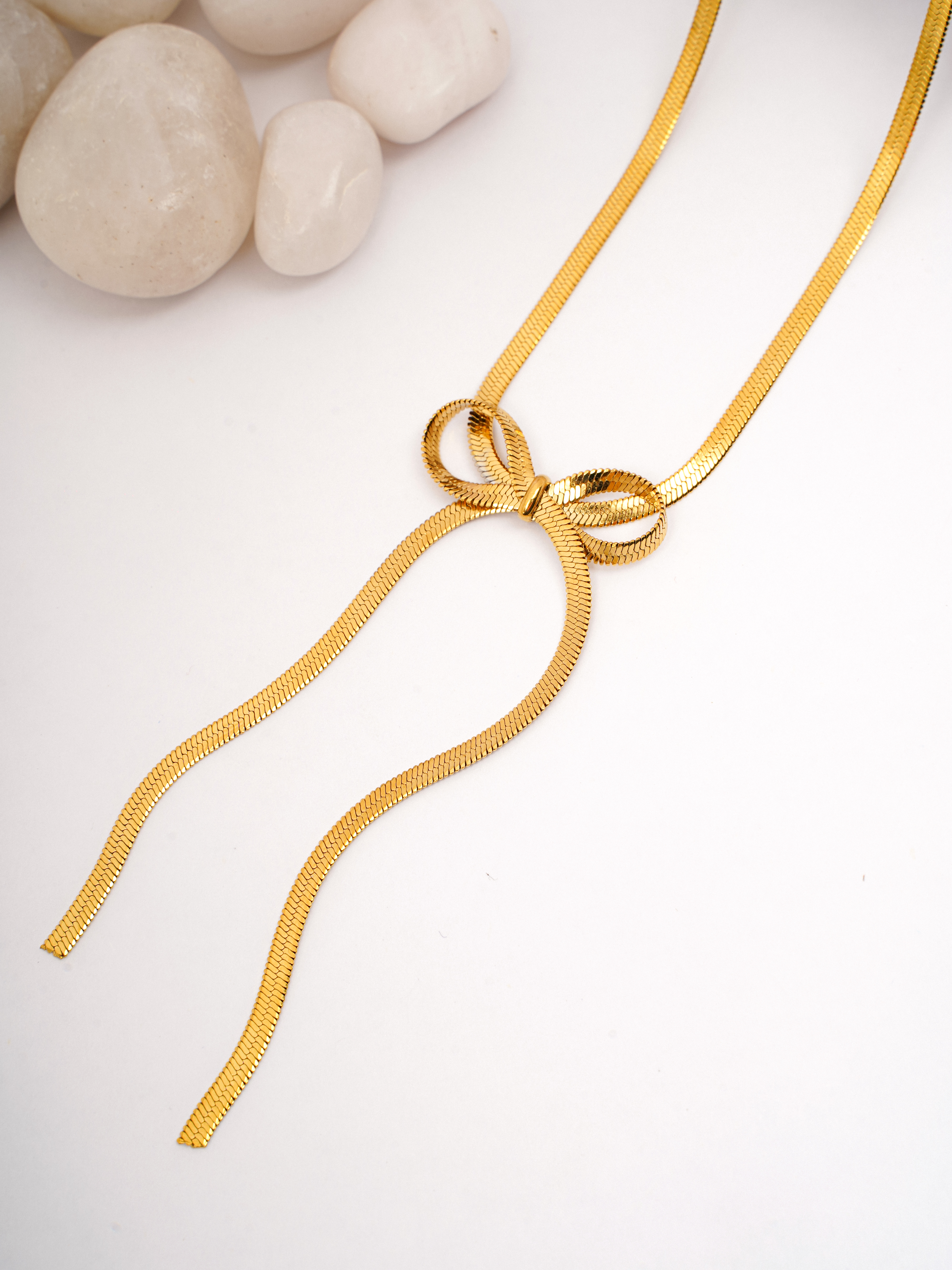 Chic Gold Bow Lariat Necklace