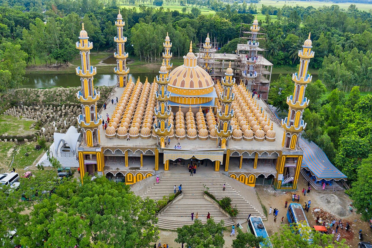 201 Gombuj Masjid (201 Dome Mosque)