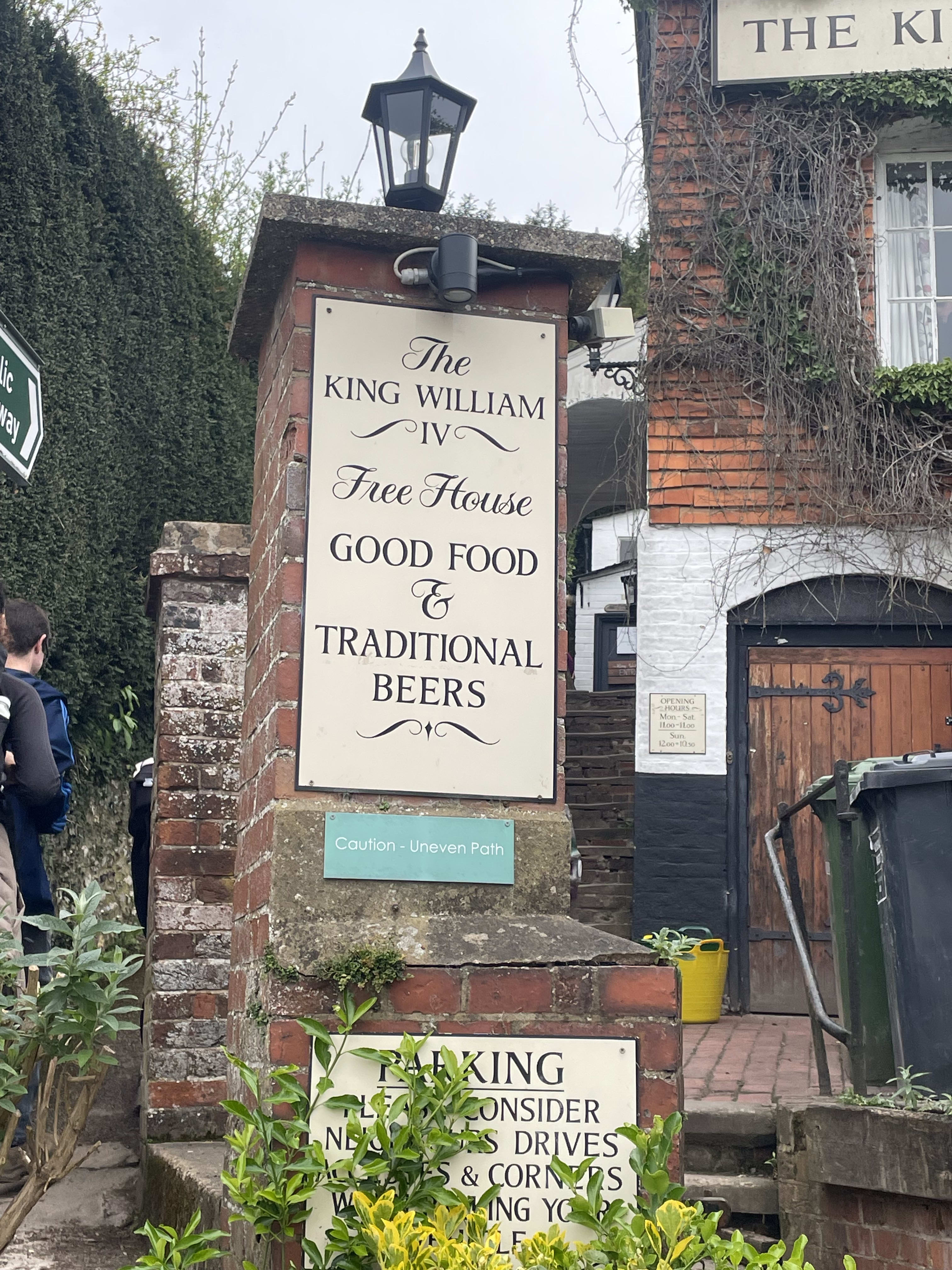 Oiiiiii. A well placed pub to have a pint while hiking through the Box Hill fort trail. What's a better propellant than beer?