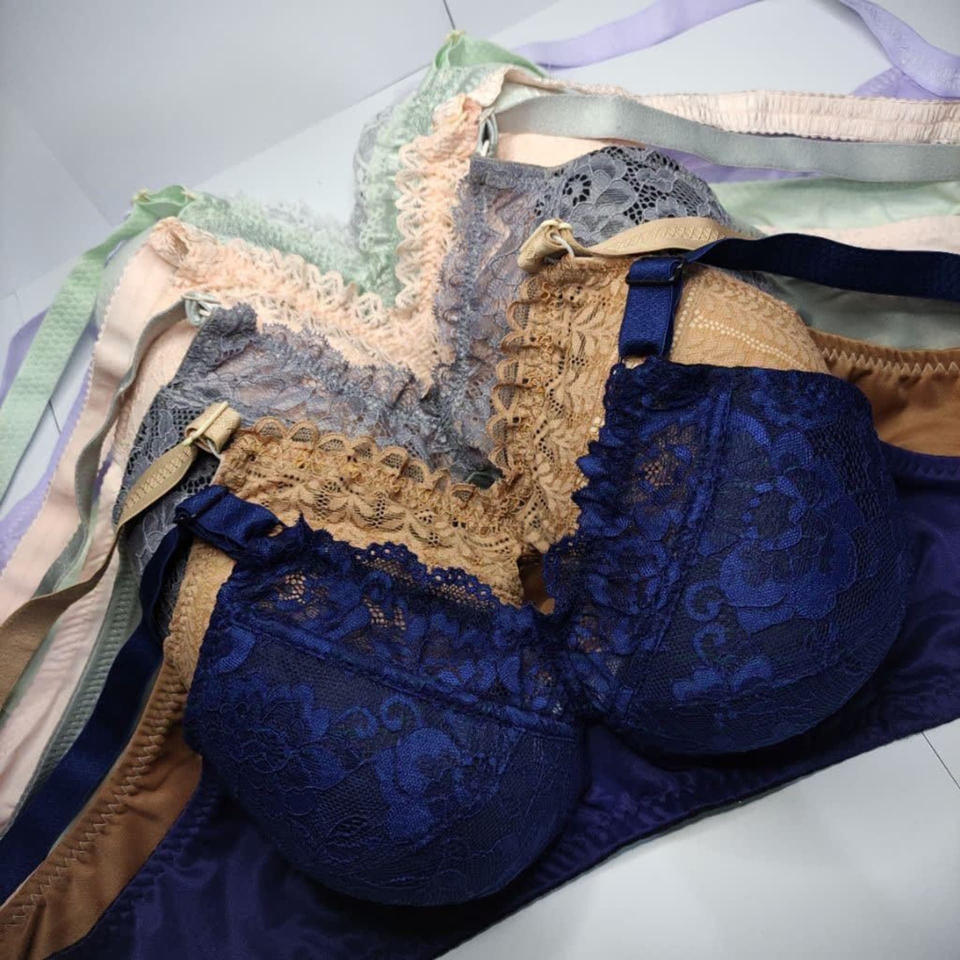 Promo 3 Pcs Bra Wanita Busa Tipis Tanpa Kawat WF 1