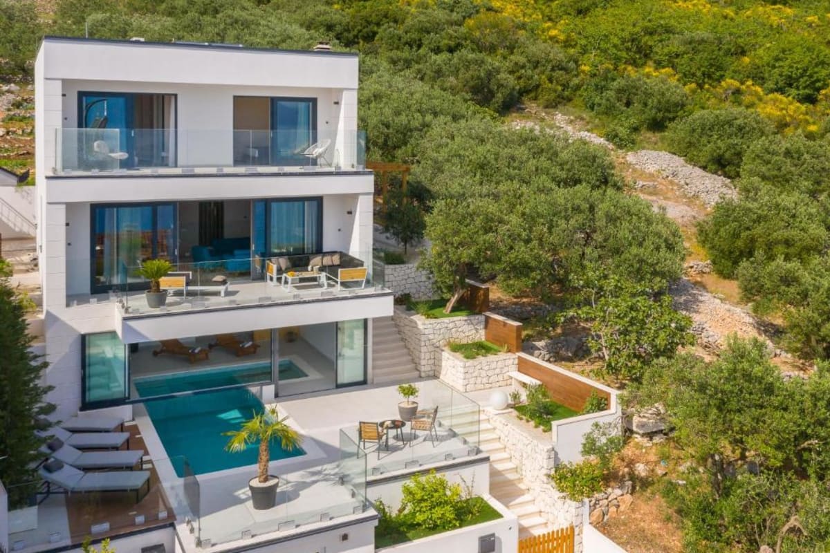 Villa Blue Moon