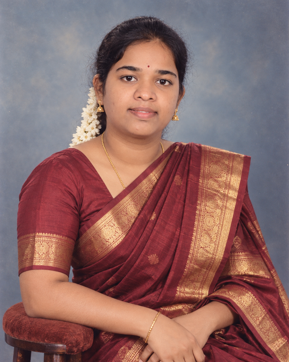 80s-south-indian-saree-studio-portrait.png