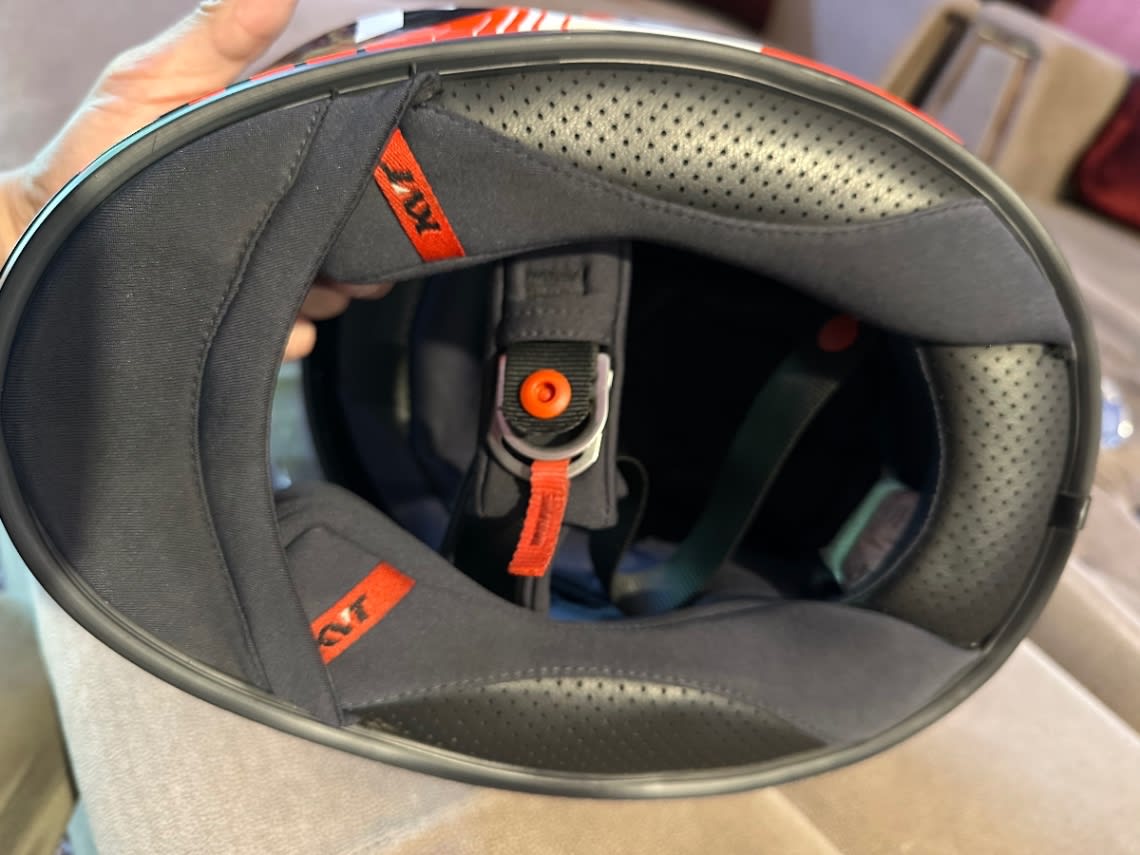 KYT NF-R helmet size M - Photo 5