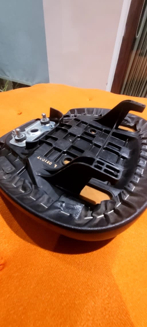 Hayabusa Gen 2 rear seat - Photo 4